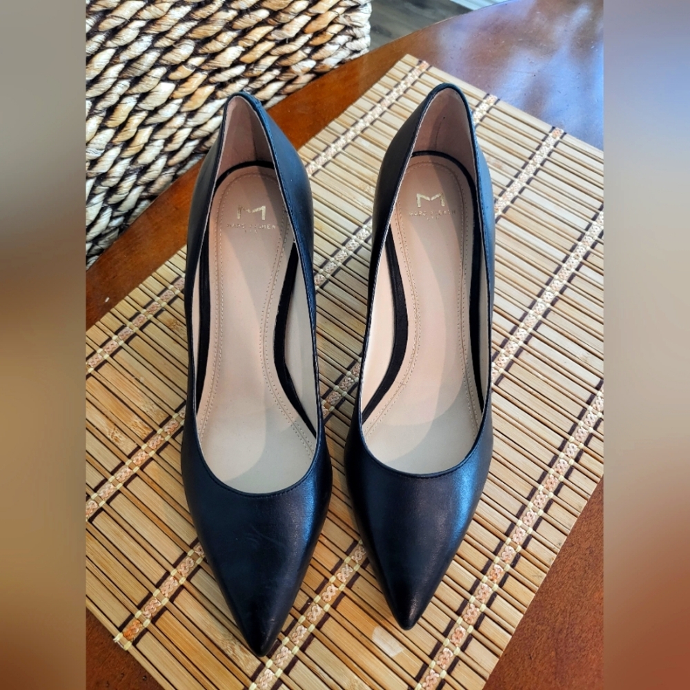 Marc Fisher black leather pumps